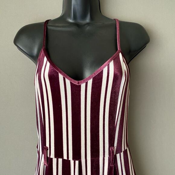 Forever 21 sz S red white valor stripe‎ jumpsuit - Picture 3 of 9